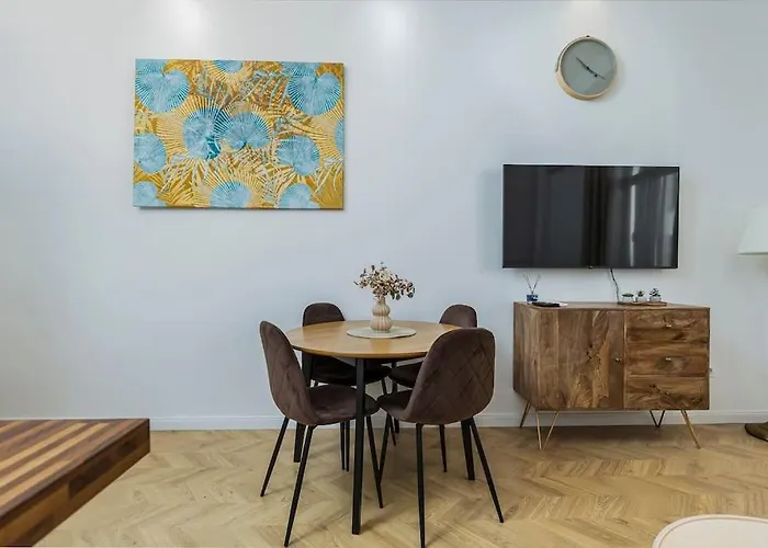 Venus Apartments - Akacfa III